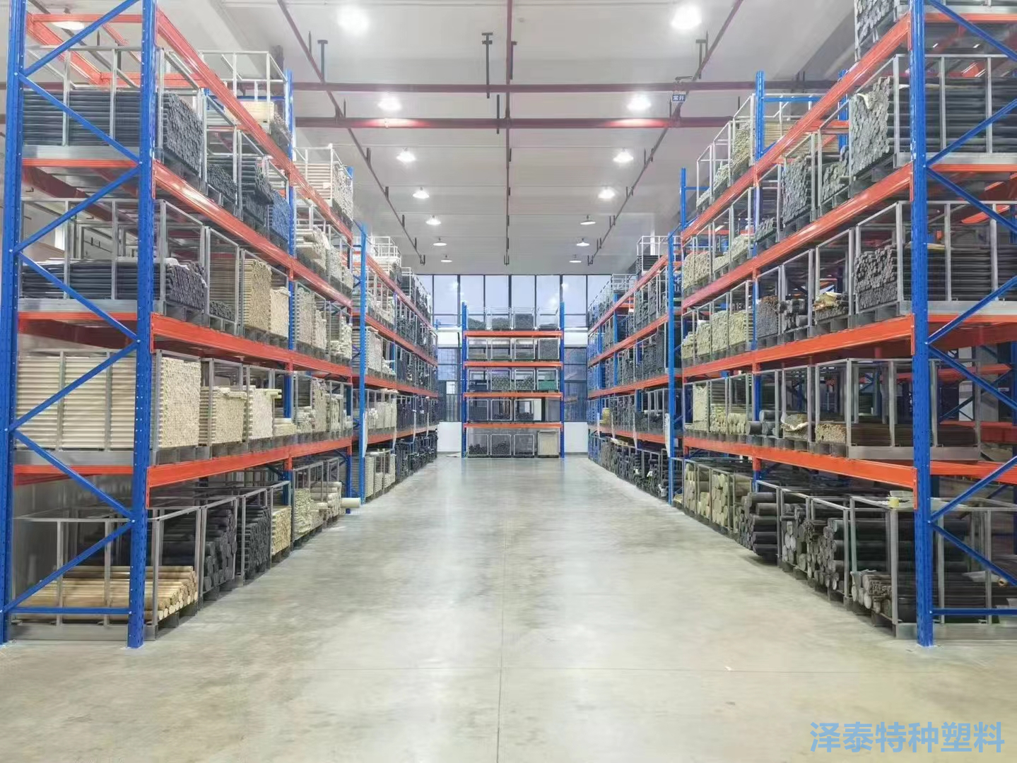 PEEK材料在機器人行業(yè)的具體應(yīng)用及優(yōu)勢分析